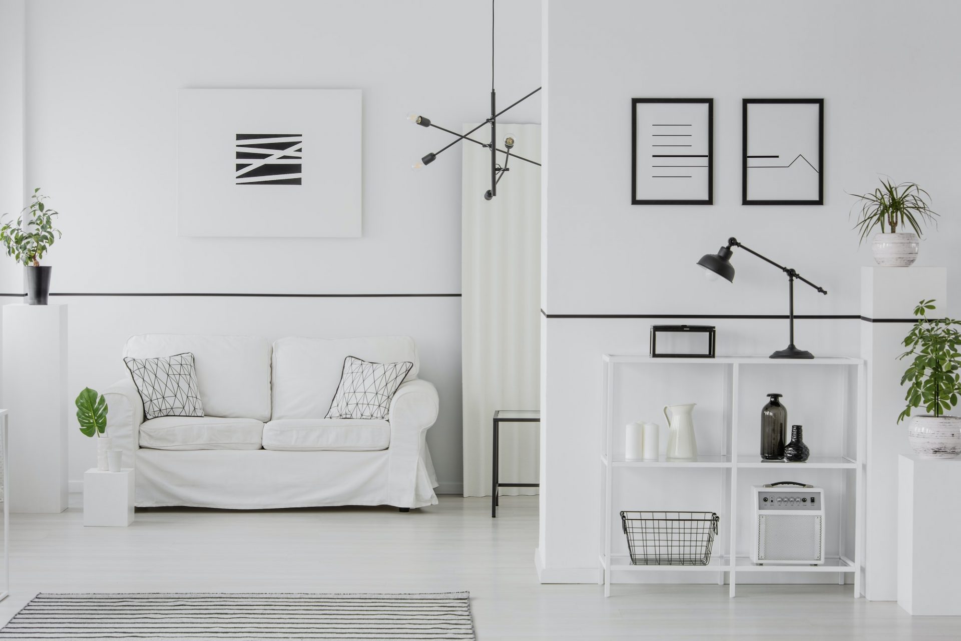 black-and-white-interior-e1606471689157